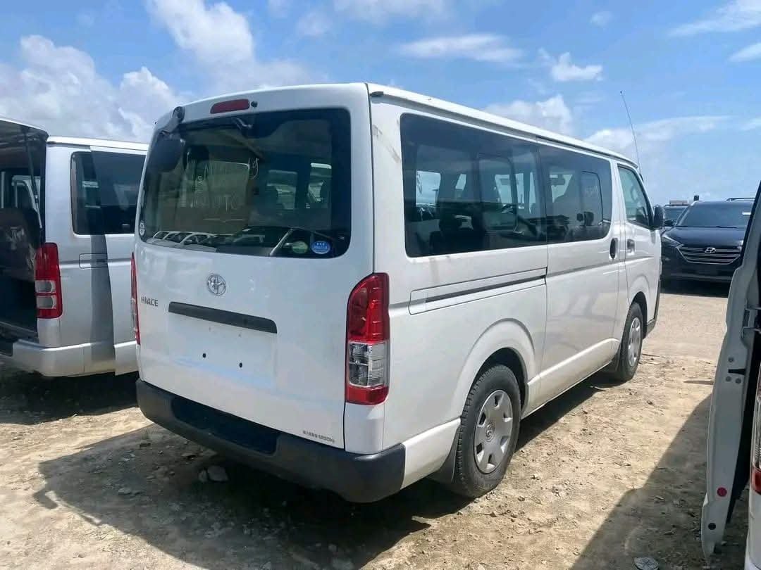 Toyota Hiace bus — Dashboard