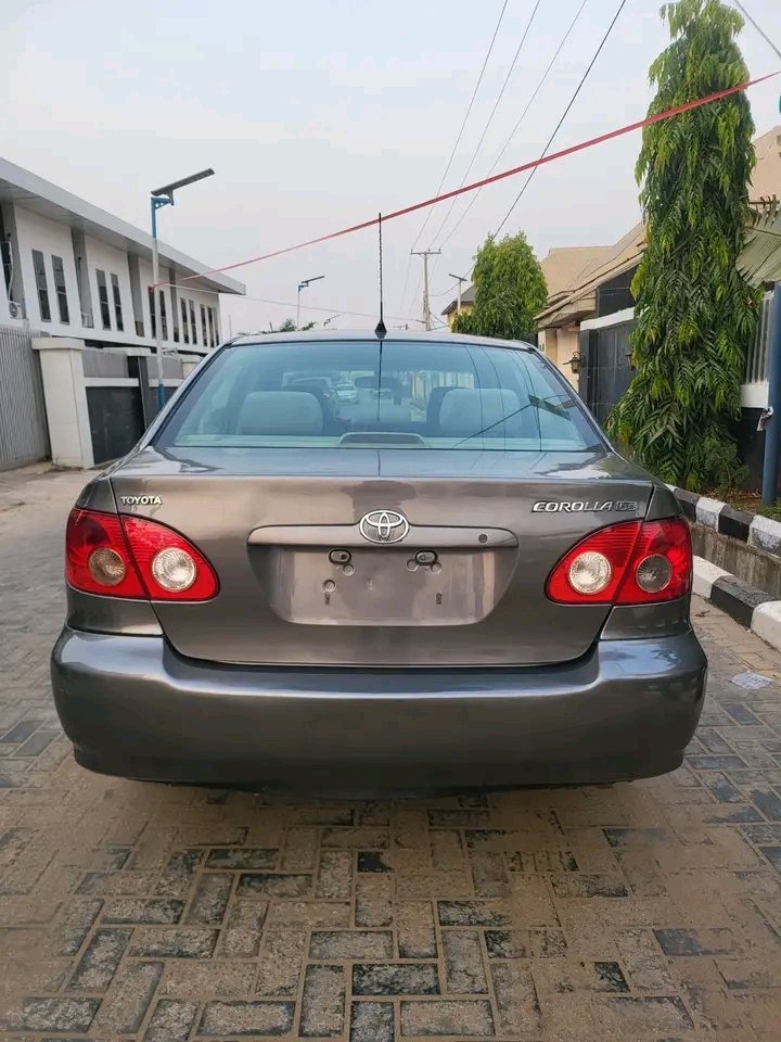 2005 Unknown Toyota Corolla — Side profile