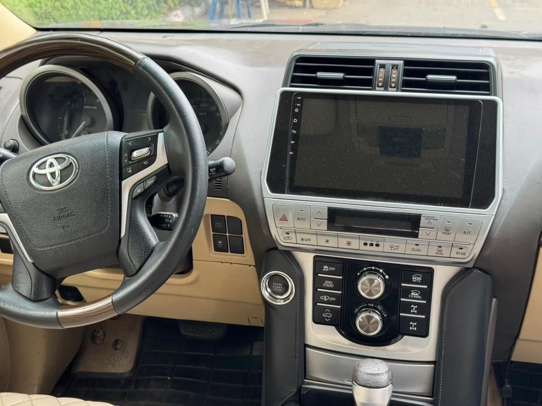 2015 Toyota Land Cruiser TXL — Rear 3/4