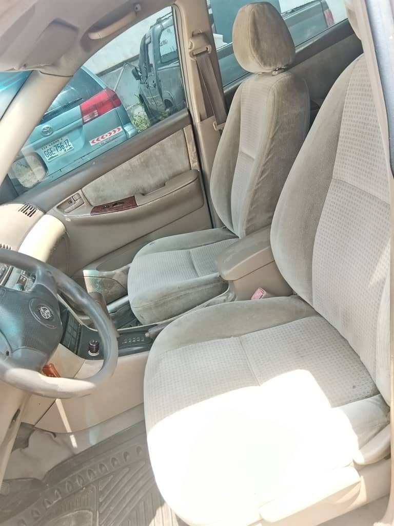 2005 Toyota Corolla Base — Rear 3/4