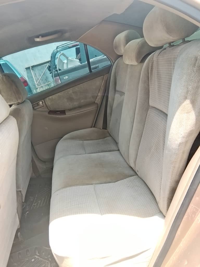 2005 Toyota Corolla Base — Dashboard