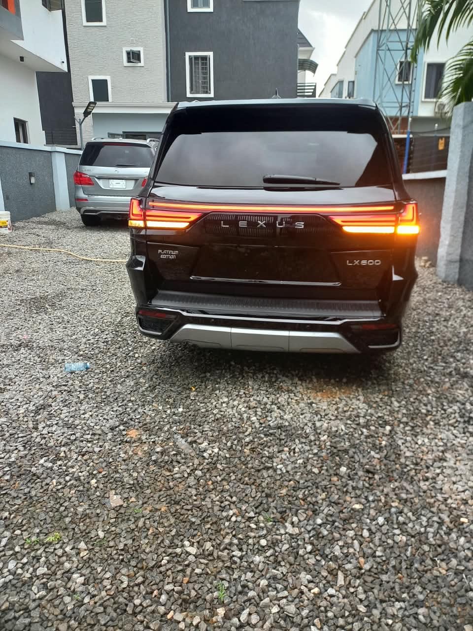 2013 LEXUS LX 570