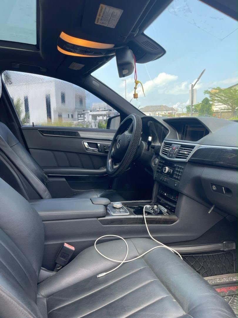 2011 Mercedes-Benz E-Class 4MATIC — Side profile