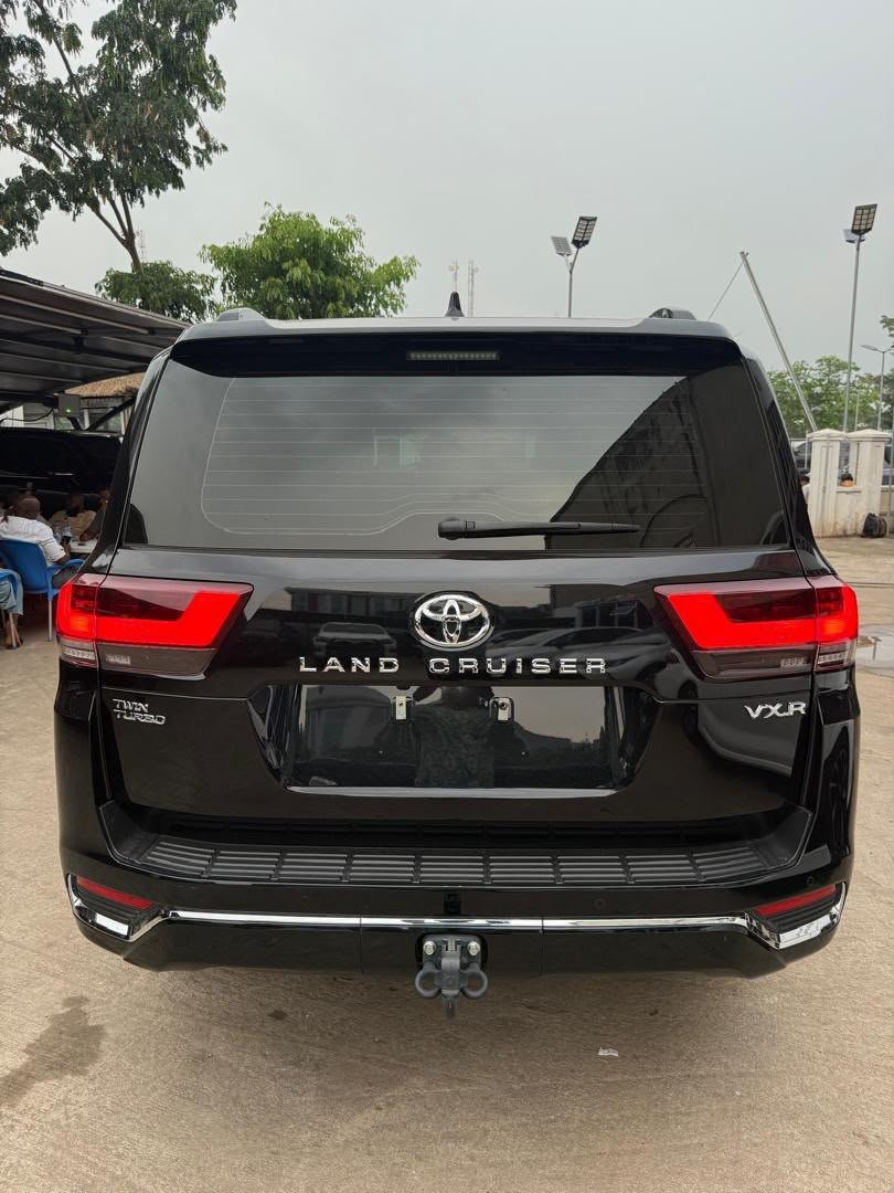 2026 Toyota Land Cruiser VXR, Rear seats