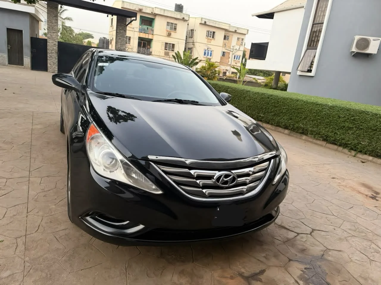 2012 Hyundai Sonata Base, Front seats
