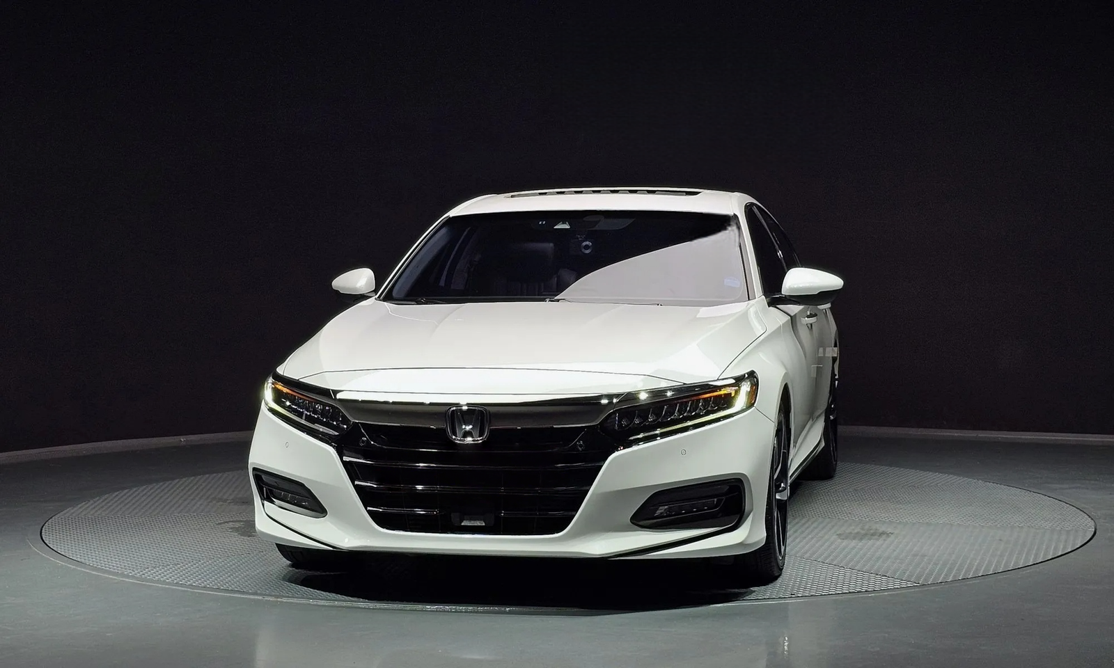2018 Honda Accord Sport — Rear 3/4