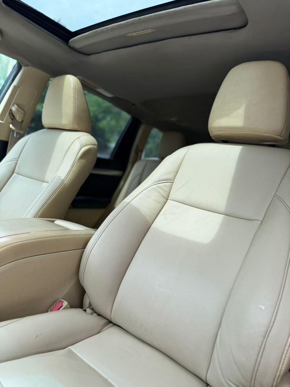 2017 Toyota Highlander XLE — Front seats