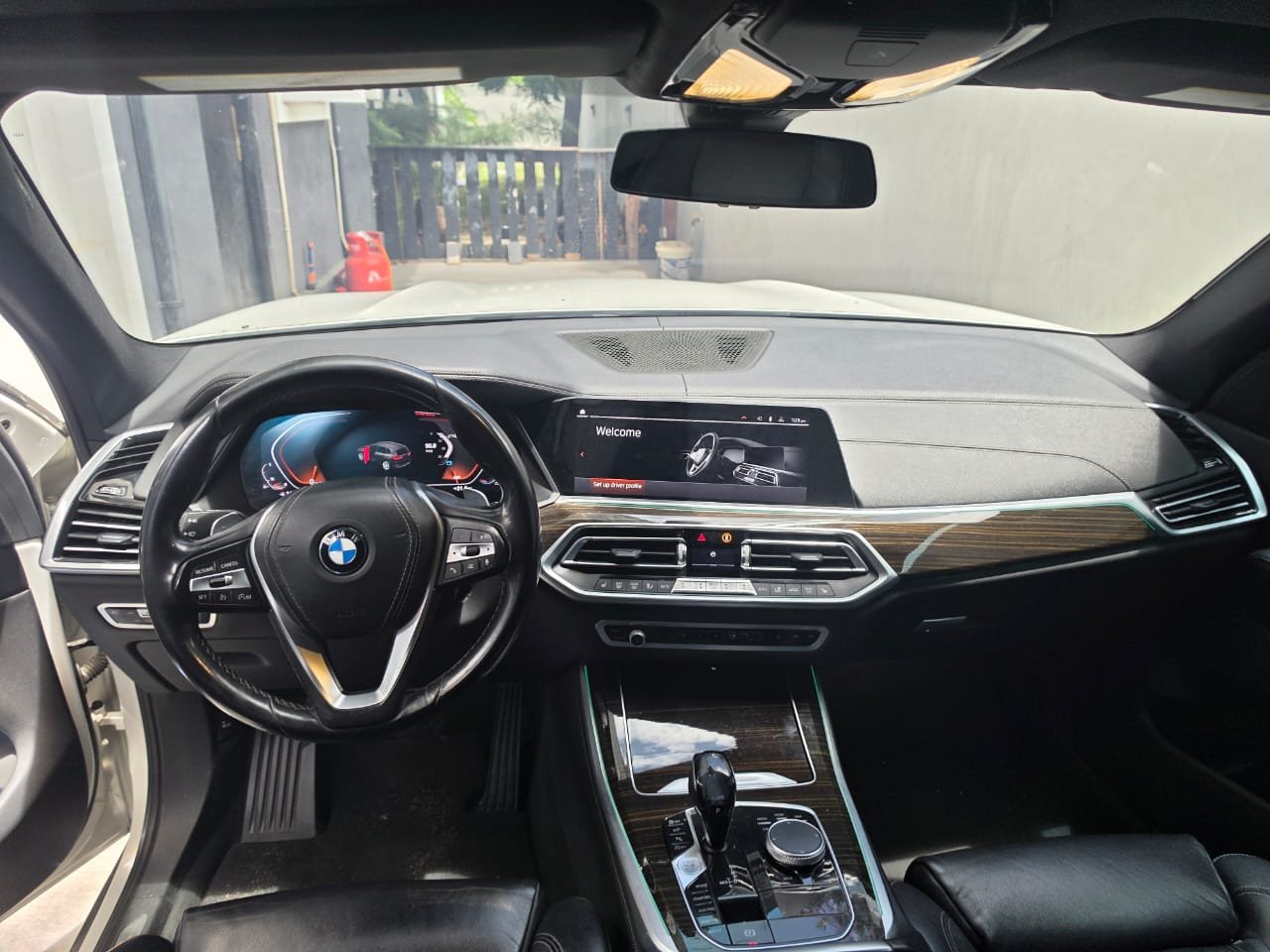2020 BMW X5 Sport, Front seats