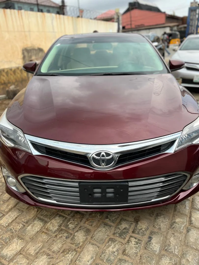 2013 Toyota Avalon XLE, Dashboard