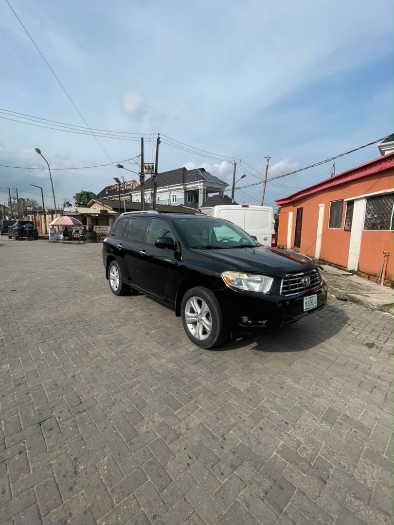 2010 Toyota Highlander Limited — Dashboard