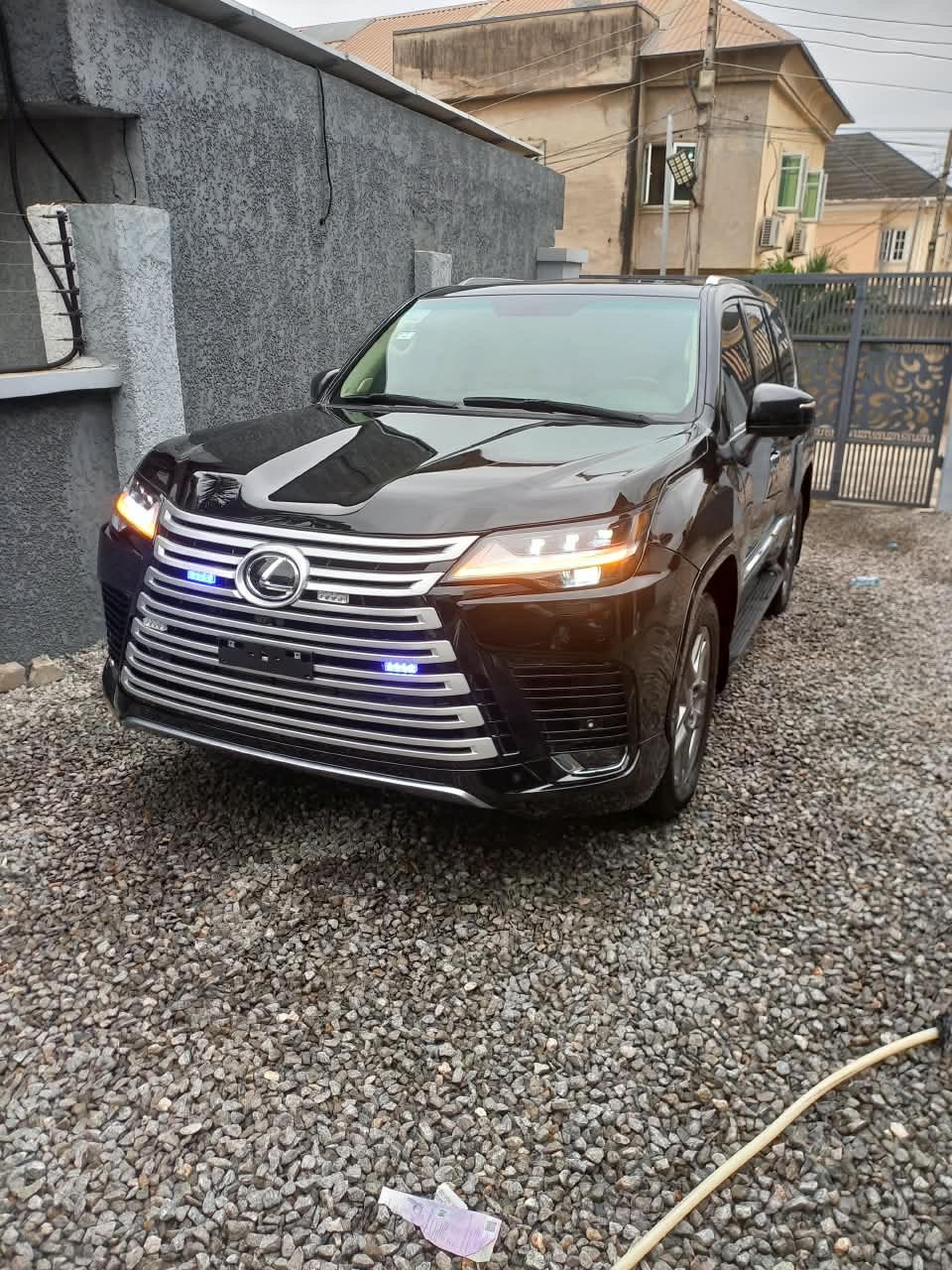 2013 LEXUS LX 570, Rear seats