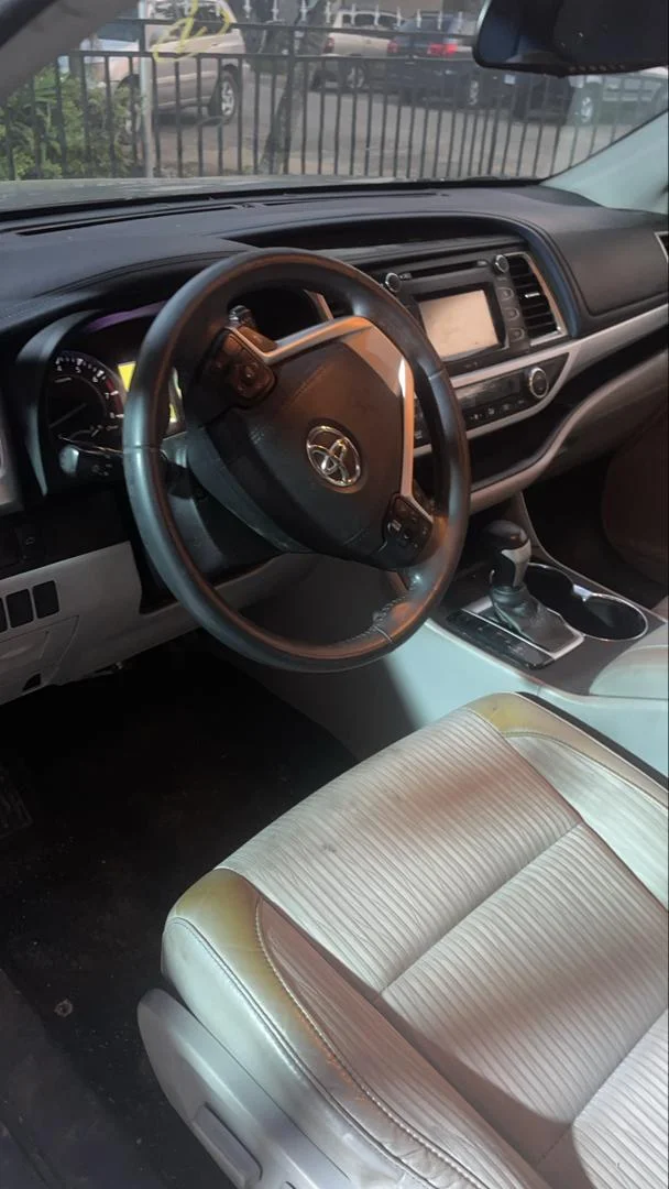 2015 TOYOTA Highlander Base/Hybrid — Rear seats
