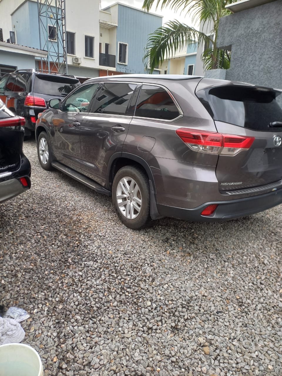 2016 Toyota Highlander AWD V6 — Rear seats